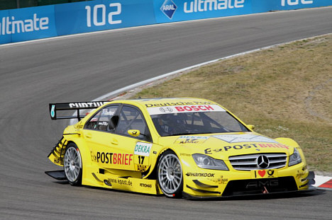 Den tidligere Formel 1 kører David Coulthard sluttede som hurtigste Mercedes Benz kører i sin Deutsche Post AMG anmeldte C-klasse.